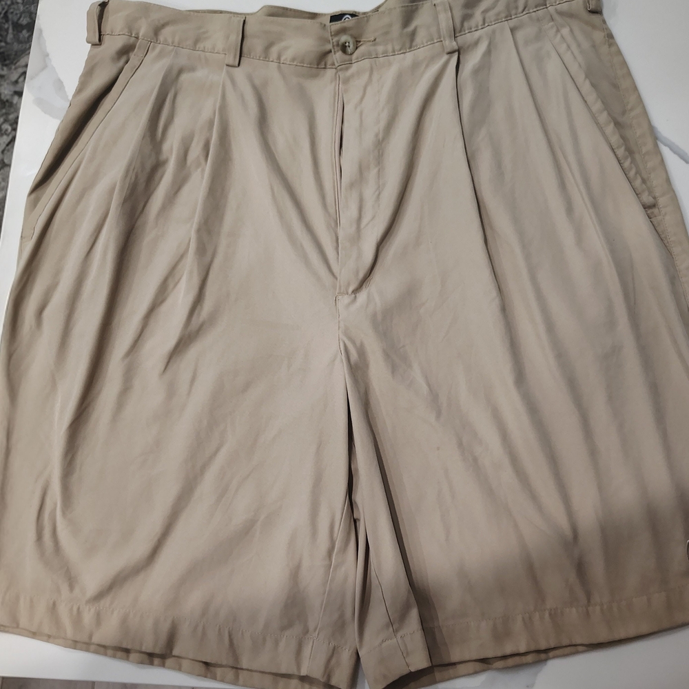 Head Men's Beige Flat Front Shorts